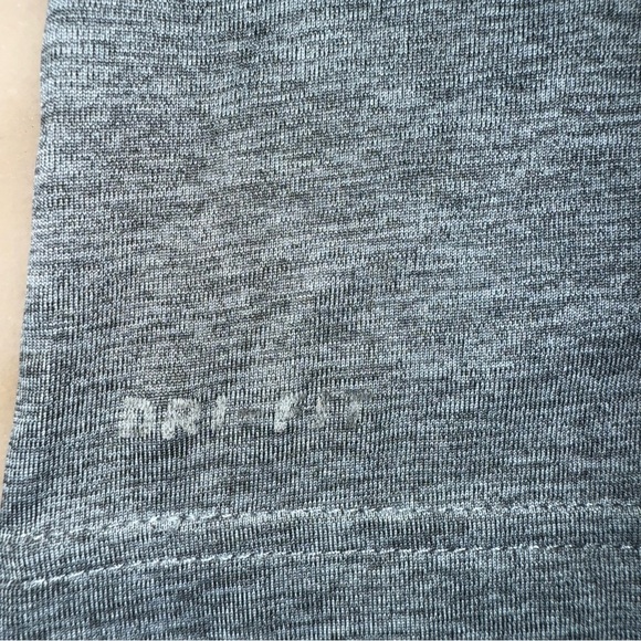 Boys Nike DriFit short sleeve shirt and short set size 5 (Small) - Picture 10 of 10